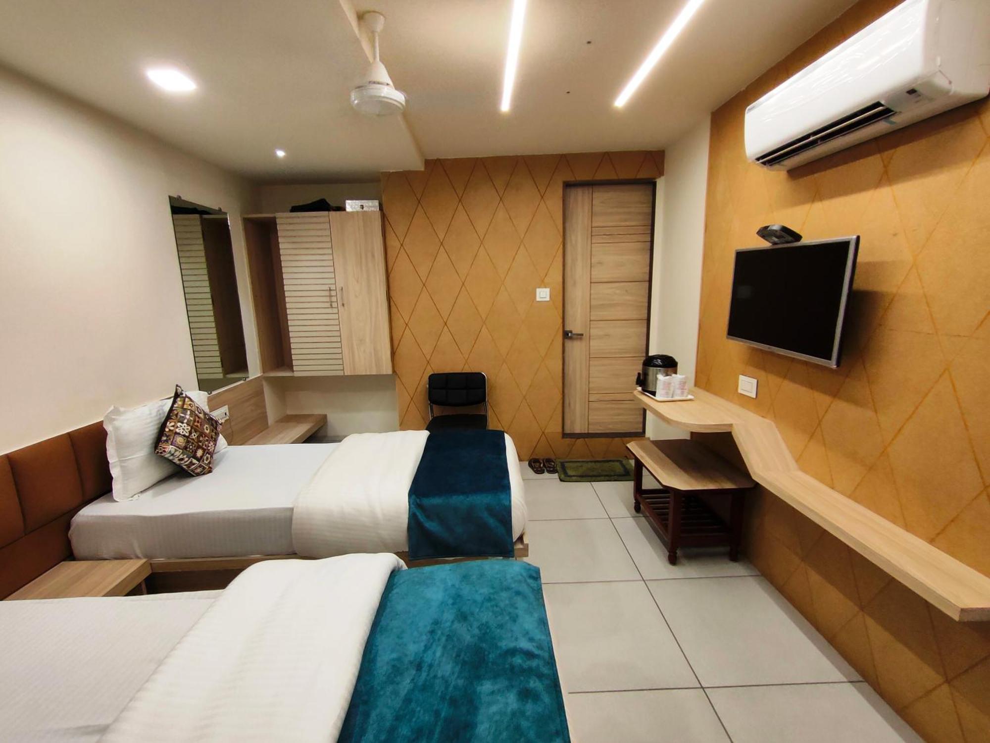Hotel Kinara Ahmedabad Exterior foto